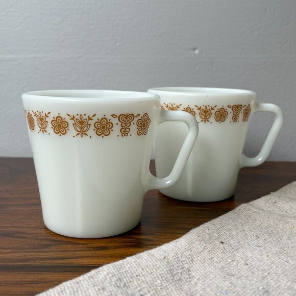 Pyrex 2 Mugs Butterfly Gold Milk Glass Brown Pattern - Picture 2 of 12